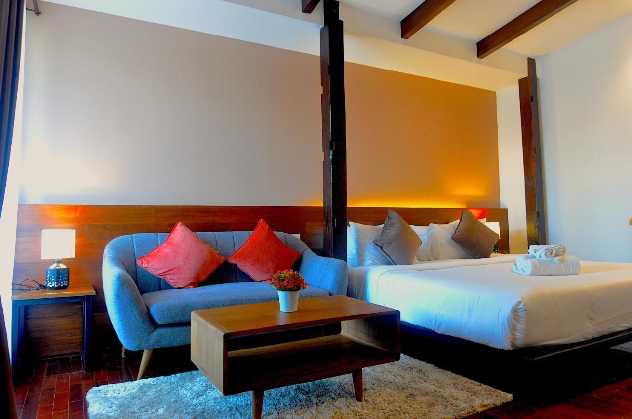 The Eight Ratvithi House Hotel Chiang Mai Bagian luar foto