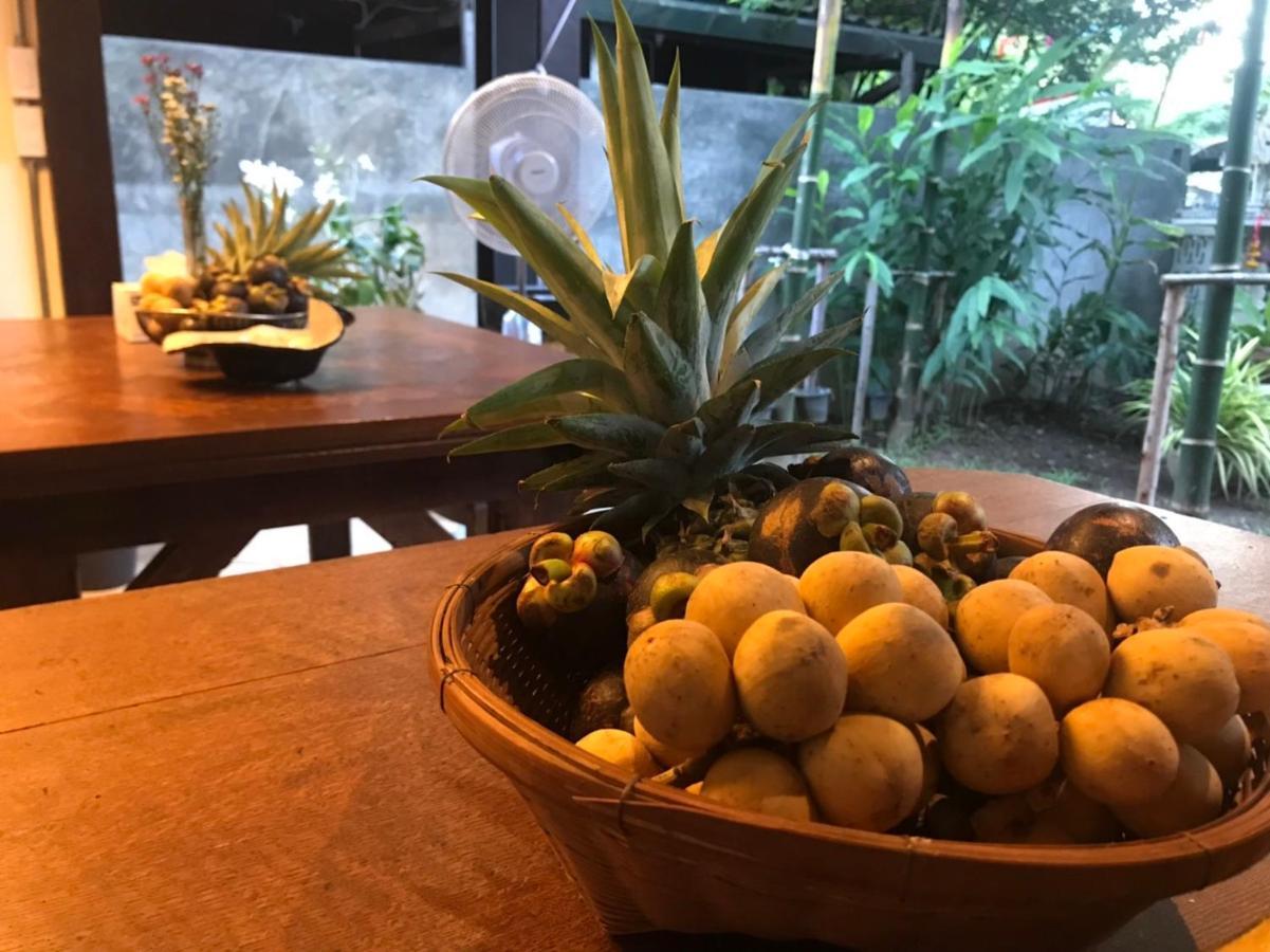 The Eight Ratvithi House Hotel Chiang Mai Bagian luar foto